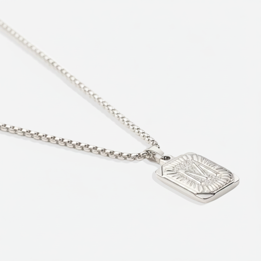 Initial Card Pendant Necklace with Rolo Chain in Rolo Chain, silver, M by Seeyoura